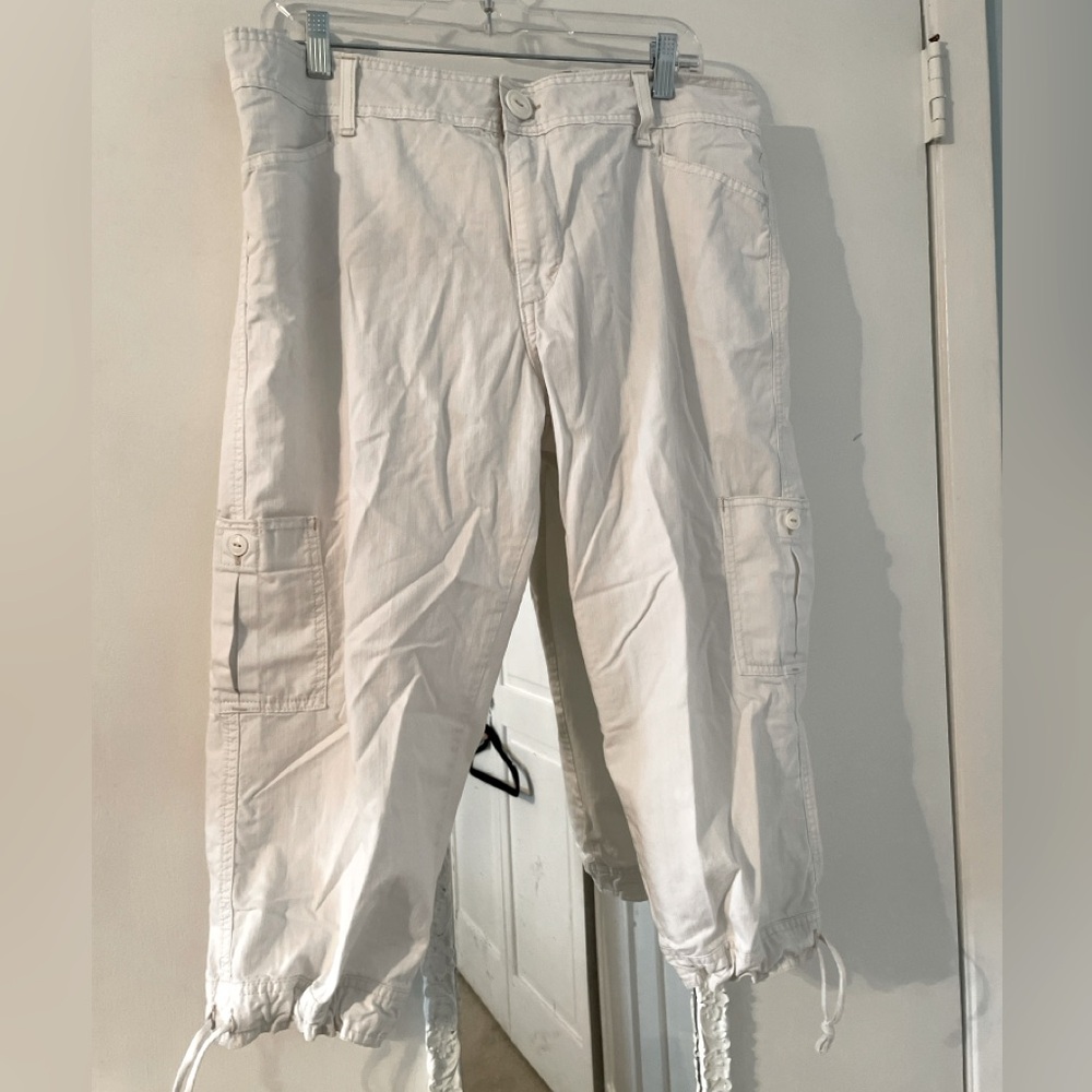 Levi’s twill capris size 14